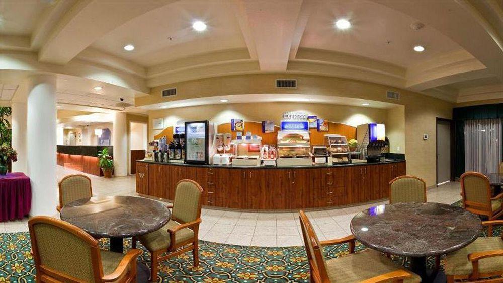 Holiday Inn Express & Suites Tacoma By Ihg Eksteriør billede