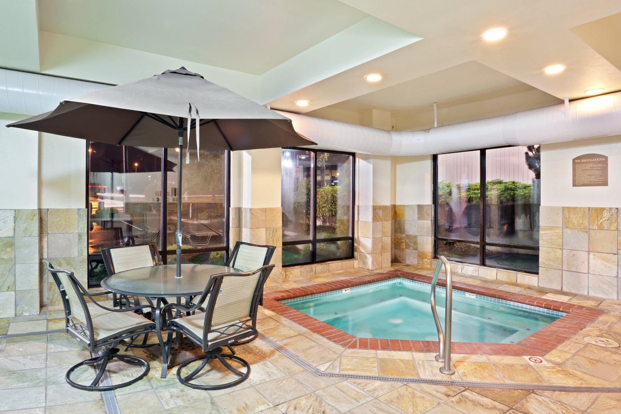 Holiday Inn Express & Suites Tacoma By Ihg Eksteriør billede
